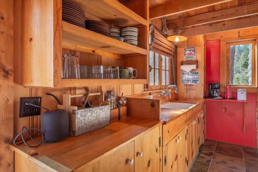 Coziest Cabin In Tahoe W Stone Fireplace Comfy Beds Close To Slopes & Lake Carnelian Bay Εξωτερικό φωτογραφία