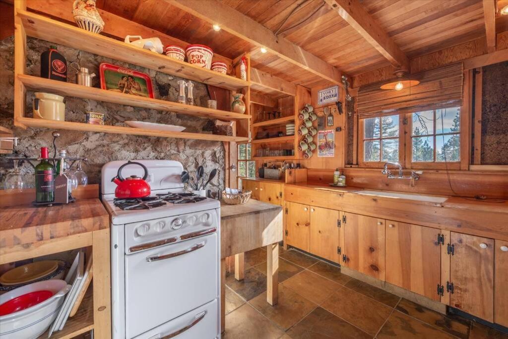 Coziest Cabin In Tahoe W Stone Fireplace Comfy Beds Close To Slopes & Lake Carnelian Bay Εξωτερικό φωτογραφία