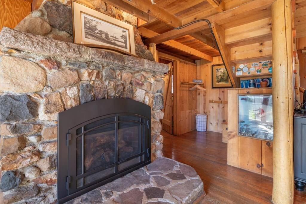 Coziest Cabin In Tahoe W Stone Fireplace Comfy Beds Close To Slopes & Lake Carnelian Bay Εξωτερικό φωτογραφία